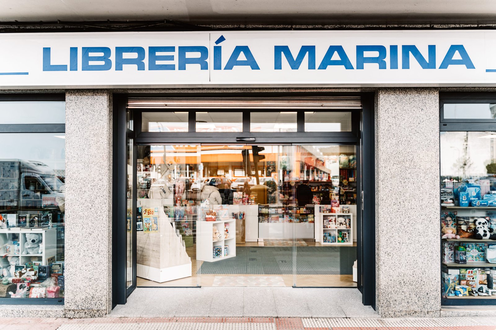 ccaarteixo-libreria-marina1